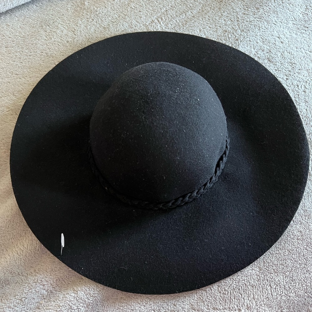 Black felt hat